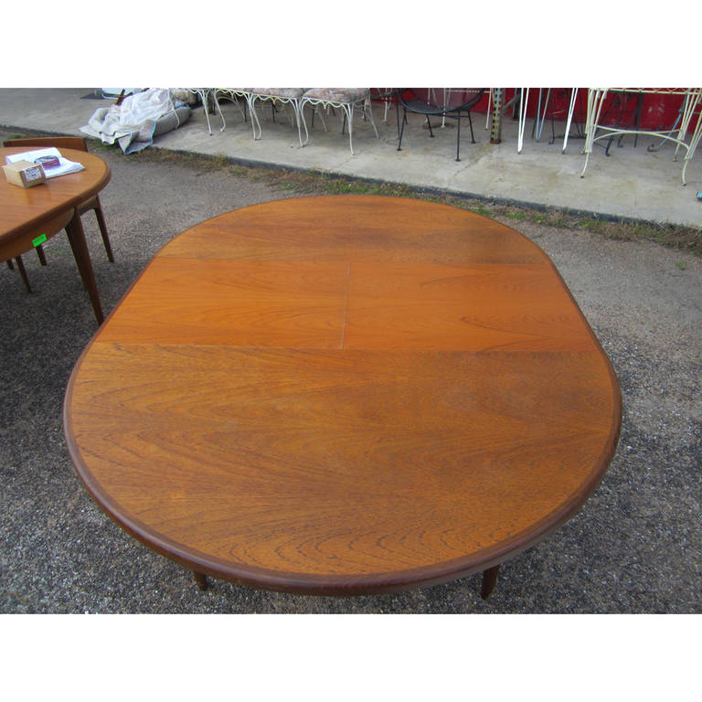 extendable oval dining table