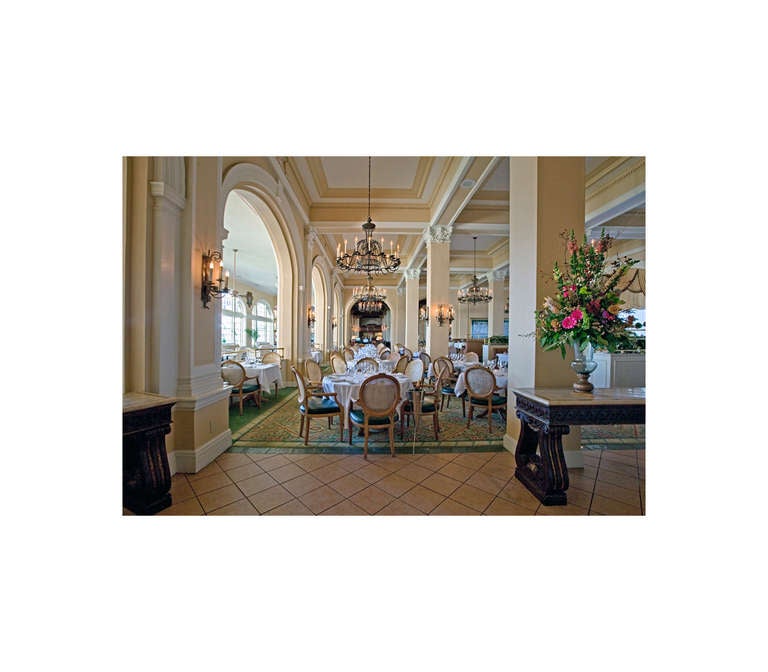 Historic Hotel Galvez Chandelier In Excellent Condition In Pasadena, TX
