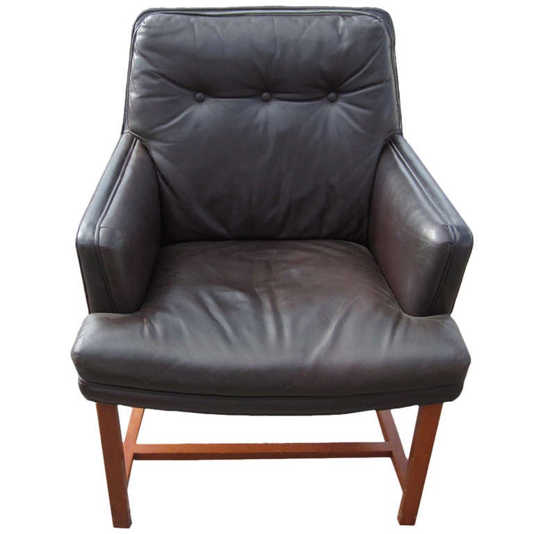 Tufted brown leather upholstery

Wooden legs

Price is for the pair, three chairs available.