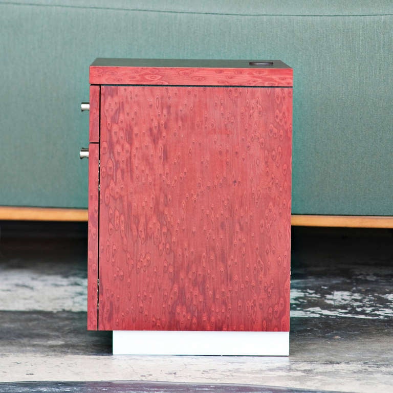 Contemporary Two Door Nightstand In Good Condition For Sale In Pasadena, TX