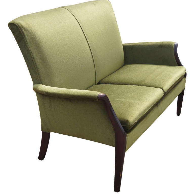 Original mahogany wood construction and finest velvet mohair upholster handcrafted in Britain 1950s. 

Elegant and timeless design for any room or hallway.

Parker Knoll has established themselves at the heart of furniture manufacturing in the