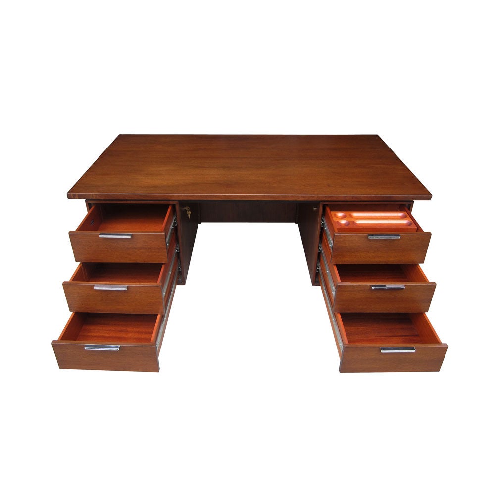 Vintage Executive Desk by Imperial Desk Company In Good Condition In Pasadena, TX