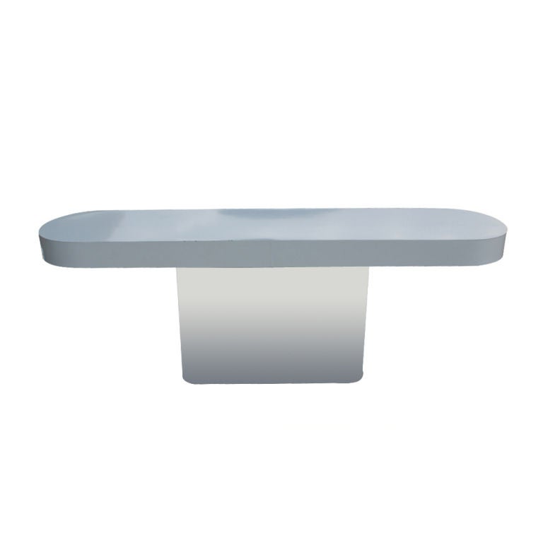 Console ou table de canapé moderne du milieu du siècle, conçue par Milo Baughman et fabriquée par Thayer Coggin.  Une base chromée avec un plateau ovale en stratifié gris.