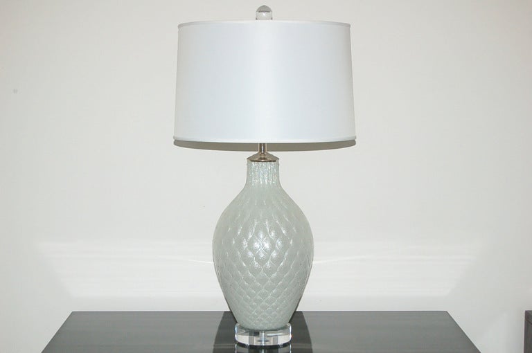 Galliano Ferro - White Pulegoso Murano Lamps in Net Pattern In Excellent Condition For Sale In Little Rock, AR