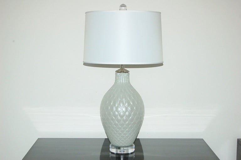 Beautiful WINTER WHITE Pulegoso Murano lamps blown with a netted pattern by Galliano Ferro in the 1950's.  Loaded with tiny air bubbles that give the lamps that icy look.  Great texture and imposing size!

The lamps are 22 inches from tabletop to