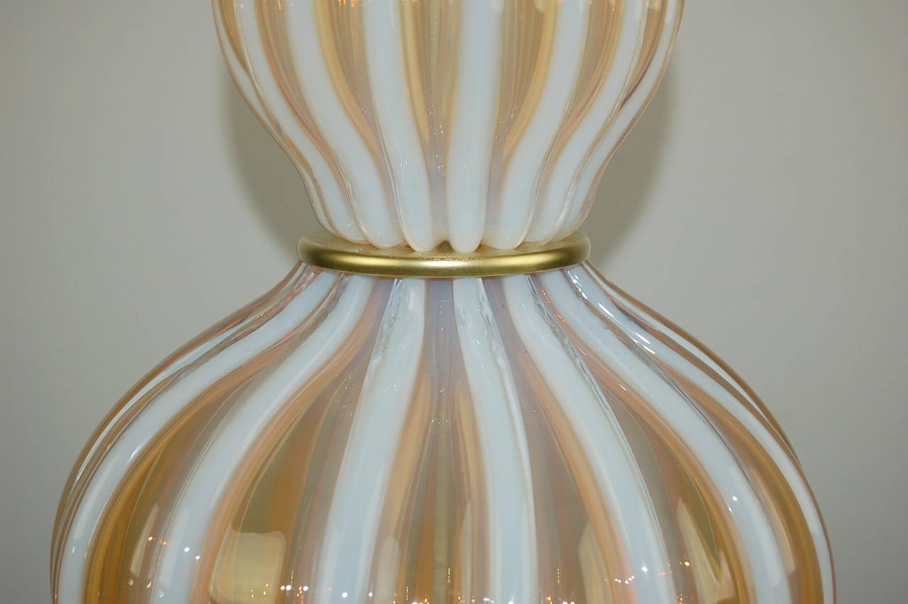 Brushed Imposing Vintage Murano Lamp in Peaches and Cream