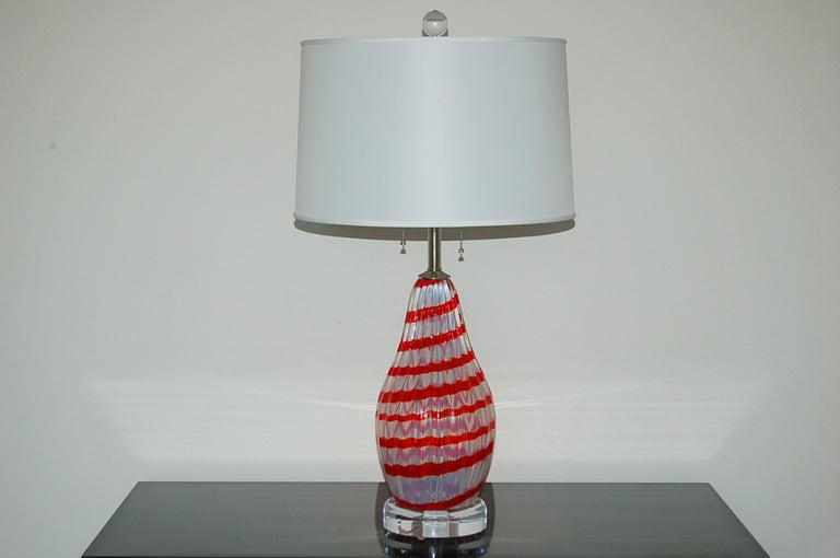 Mid-Century Modern Pair of Vintage Murano Striped Opaline Lamps in Cherry Red For Sale
