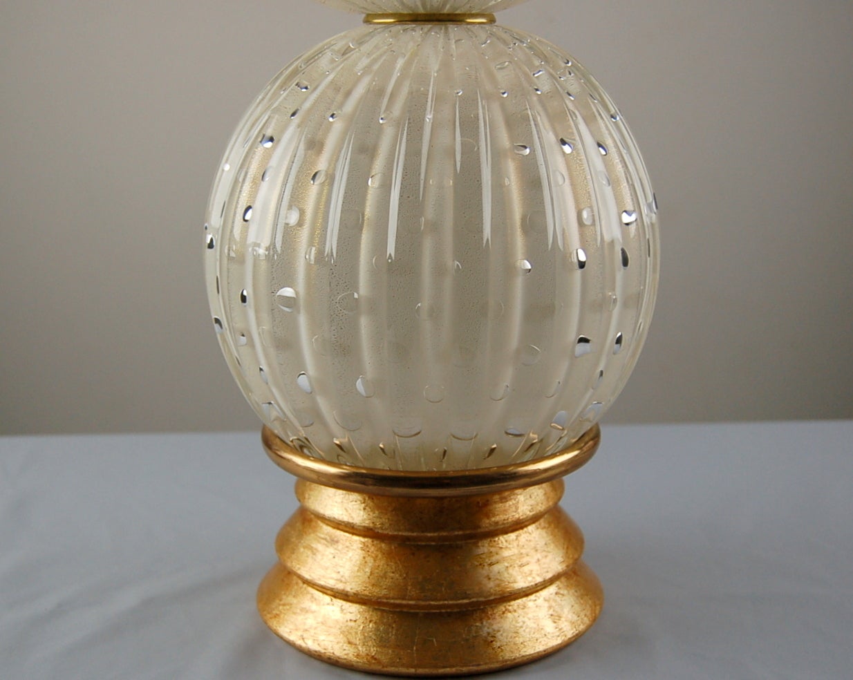 Pair of White Murano Stacked Ball Lamps with Gold Dust In Excellent Condition In Little Rock, AR