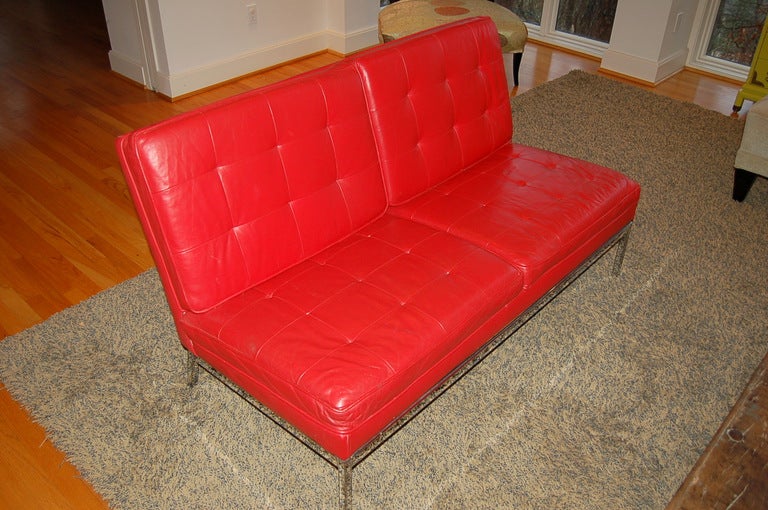 Knoll Armless 2 Seat Sofa in Lipstick Red Leather In Good Condition In Little Rock, AR