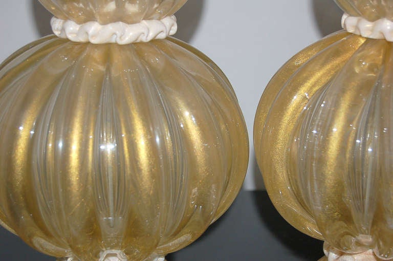 Pair of Wedding Cake Murano Lamps in Golden Champagne In Excellent Condition In Little Rock, AR