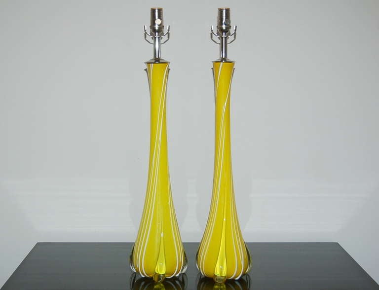 Mid-Century Modern Pair of Vintage Murano Lamps of Lemon Bar Yellow For Sale