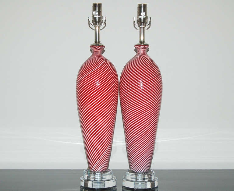 Mid-Century Modern Pair of Pin-Striped Vintage Murano Lamps by Dino Martens For Sale