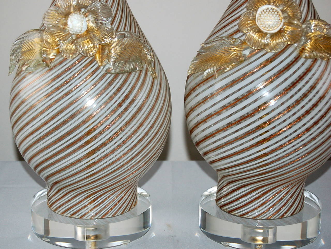 Brushed Pair of Vintage Filigrana Murano Lamps by Dino Martens For Sale