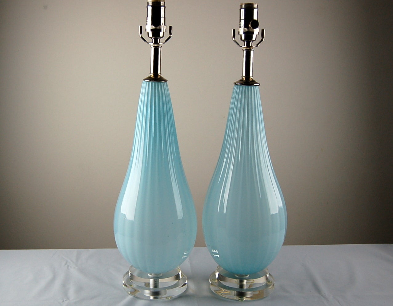 Mid-Century Modern Pair of Handblown Glass Teardrop Lamps by Joe Cariati in Sky Blue