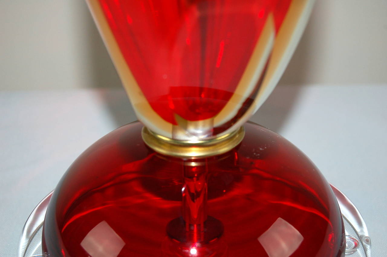 Brass Pair of Faceted Sommerso Vintage Murano Lamps in Lipstick Red For Sale
