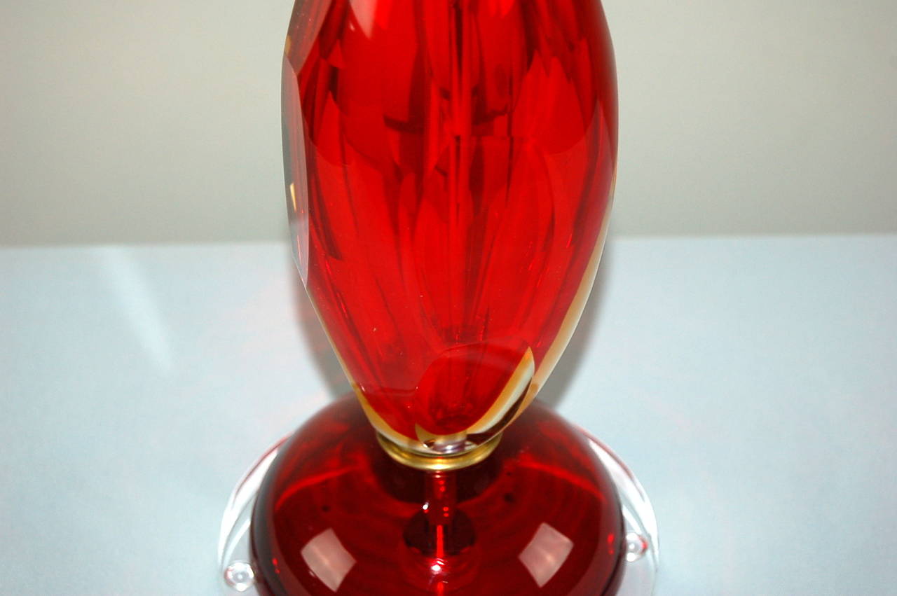 Pair of Faceted Sommerso Vintage Murano Lamps in Lipstick Red For Sale 2