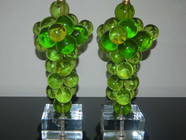 Pair of Vintage, Resin Bubble Lamps by Silvano Pantani in Lemon Lime In Excellent Condition In Little Rock, AR