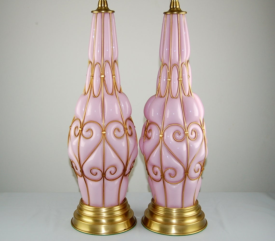 Italian Pair of Vintage Brass Encapsulated Murano Glass Lamps in Pink by Marbro For Sale