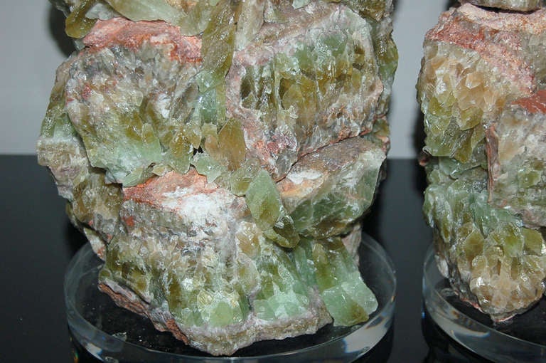 20th Century Pair of  Brazilian Calcite Lamps in Lime Sage For Sale