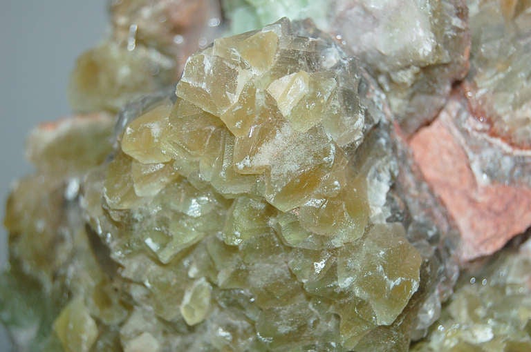 Pair of  Brazilian Calcite Lamps in Lime Sage For Sale 3