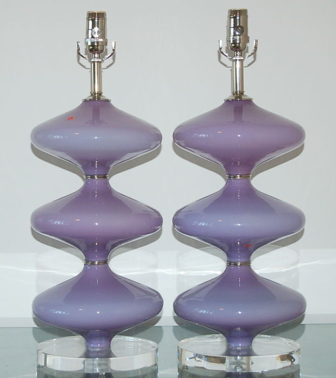 Mid-Century Modern Vintage Matched Pair of Hourglass Murano Lamps in Lilac For Sale