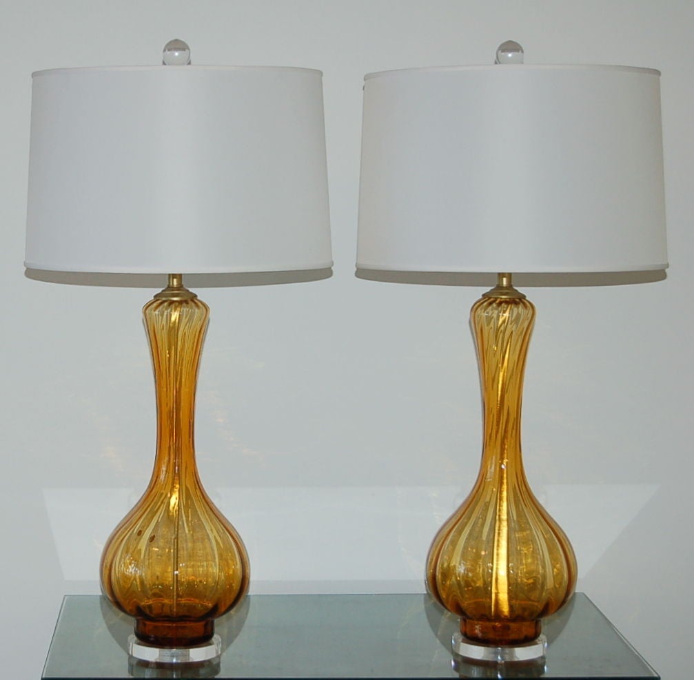 Mid-Century Modern Matched Pair of Golden Honey Vintage Murano Lamps For Sale