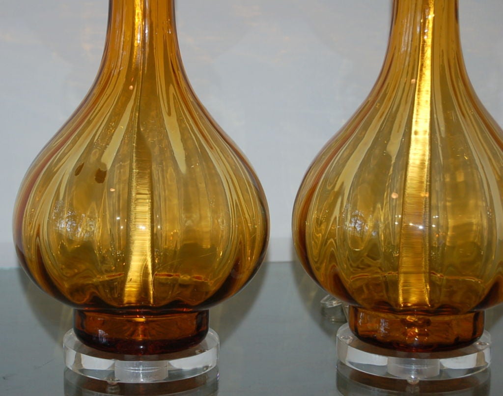 Italian Matched Pair of Golden Honey Vintage Murano Lamps For Sale