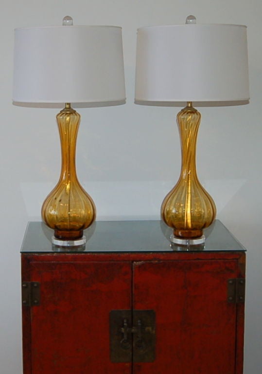 Brass Matched Pair of Golden Honey Vintage Murano Lamps For Sale