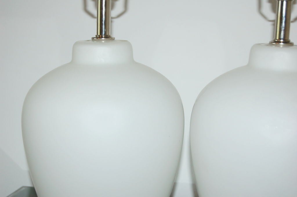 Vintage Murano Lamps in Satin White Finish on Lucite In Excellent Condition For Sale In Little Rock, AR