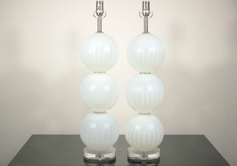 Organic Modern White Opaline Three-Ball Glass Lamps by Joe Cariati For Sale