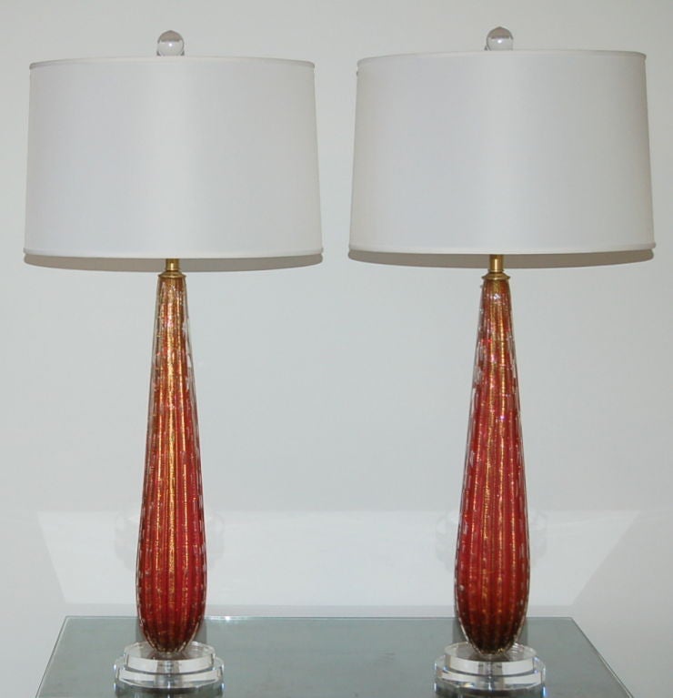 Mid-Century Modern Vintage Murano Teardrop Lamps in Cranberry and Gold For Sale