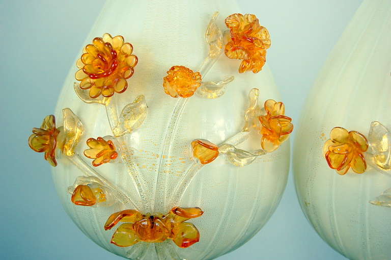 Italian Pair of Vintage Murano White Glass Lamps with Flowers by Marbro For Sale