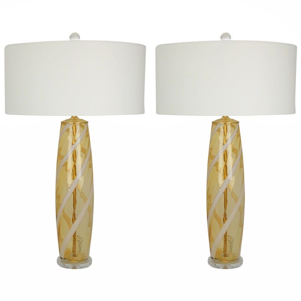 Pair of Vintage Murano Glass Lamps in Lemon Honey with Ribbon Swirl For Sale