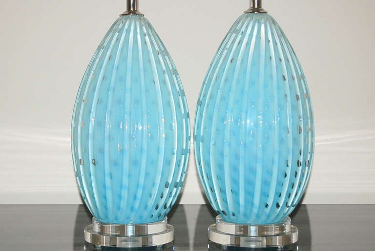 Pair of Vintage Murano Lamps by Alfredo Barbini in Robin's Egg Blue In Excellent Condition For Sale In Little Rock, AR