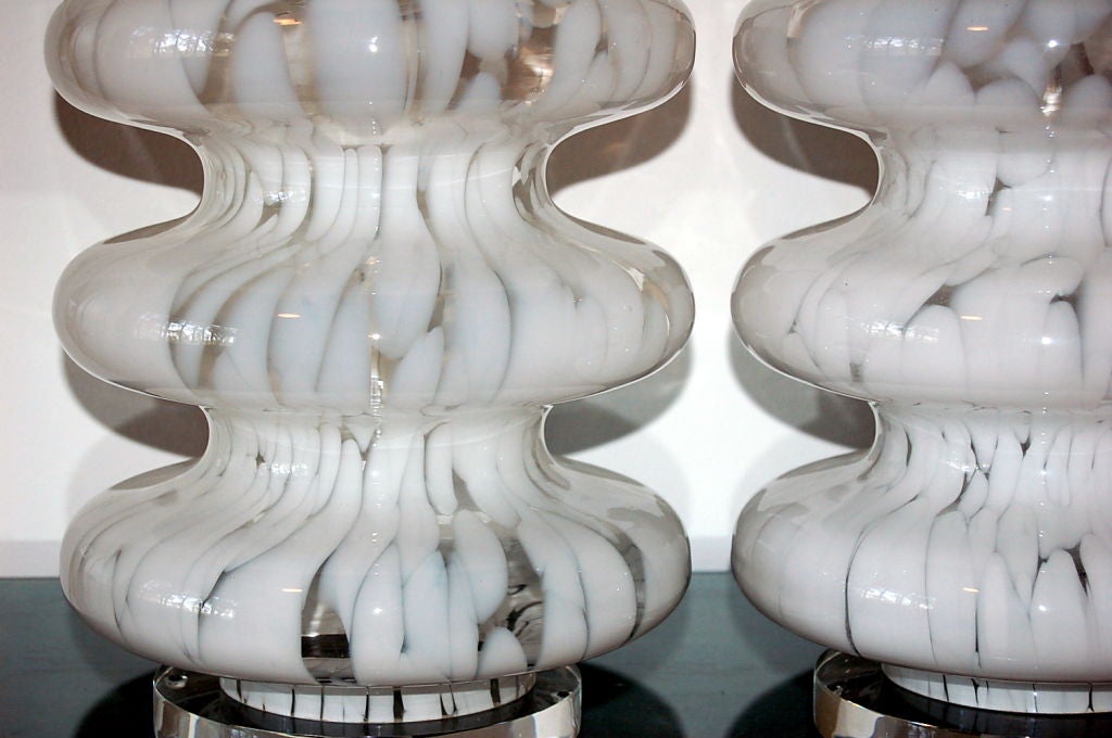 Vintage Murano, Three-Tier Lamps in White and Clear In Excellent Condition For Sale In Little Rock, AR