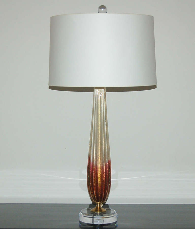 Mid-Century Modern Pair of Vintage Murano Lamps of Berry and Cream For Sale