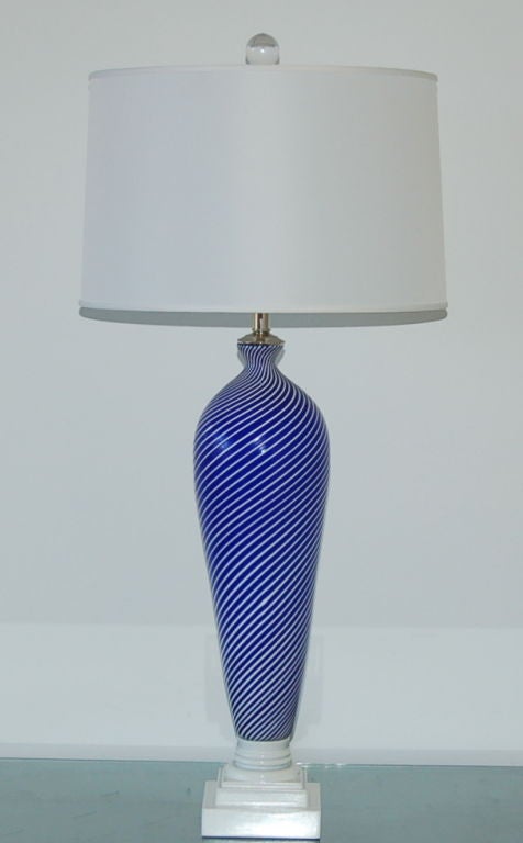 Mid-Century Modern Vintage Pin Striped Murano Lamp by Dino Martens For Sale