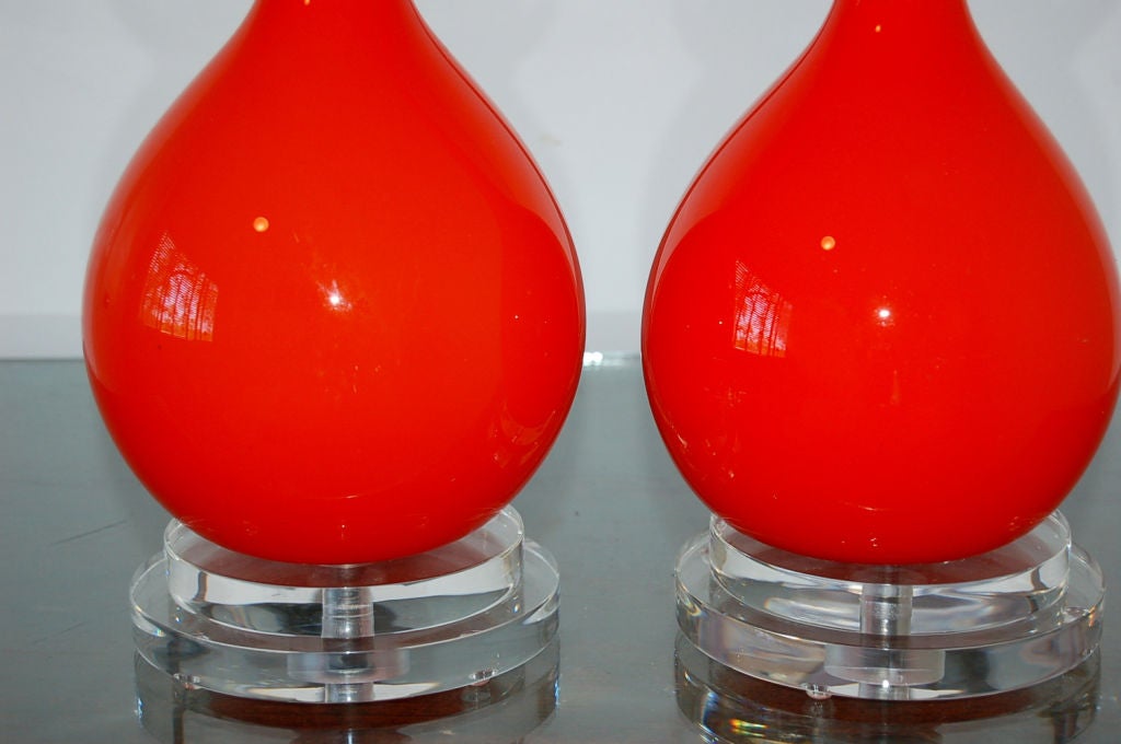 Seguso Murano Long Neck Lamps in Vermillion In Excellent Condition For Sale In Little Rock, AR