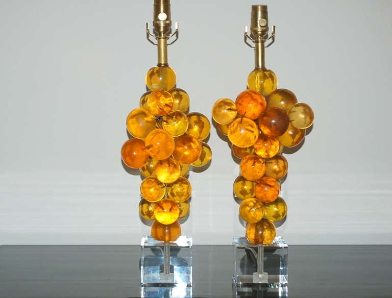 Italian Pair of Vintage Resin Bubble Lamps by Silvano Pantani, 1966, in Butterscotch For Sale