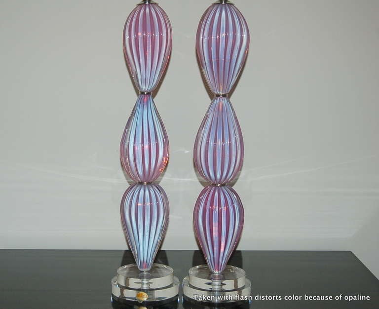 Mid-20th Century Pair of Vintage Teardrops of Pink Opaline Murano Lamps
