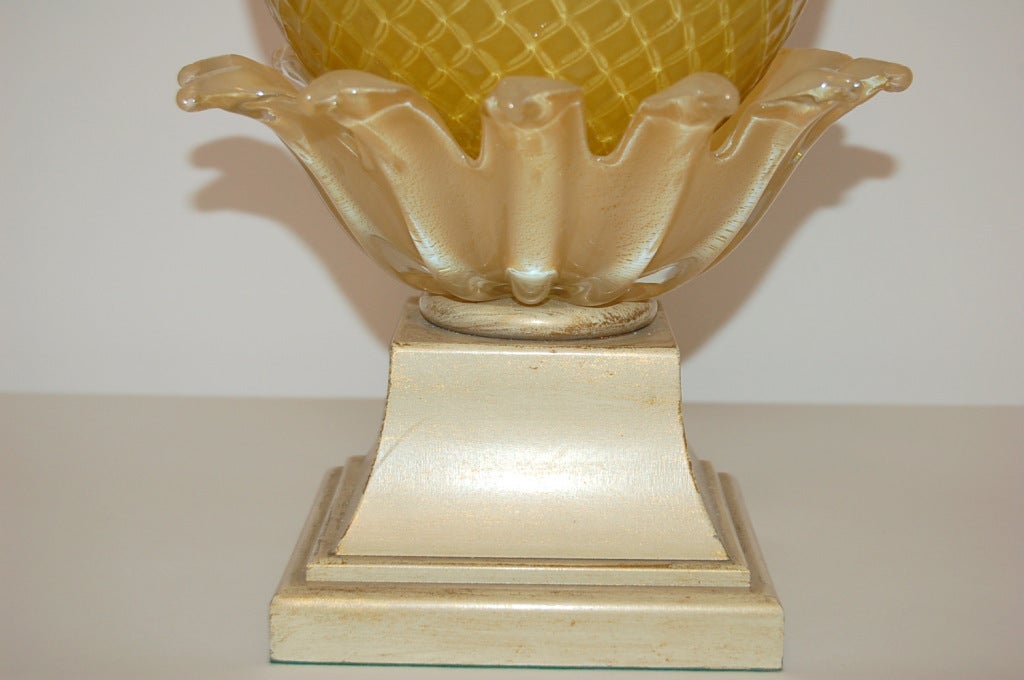 Vintage Golden Opaline Pineapple Murano Lamp In Excellent Condition In Little Rock, AR