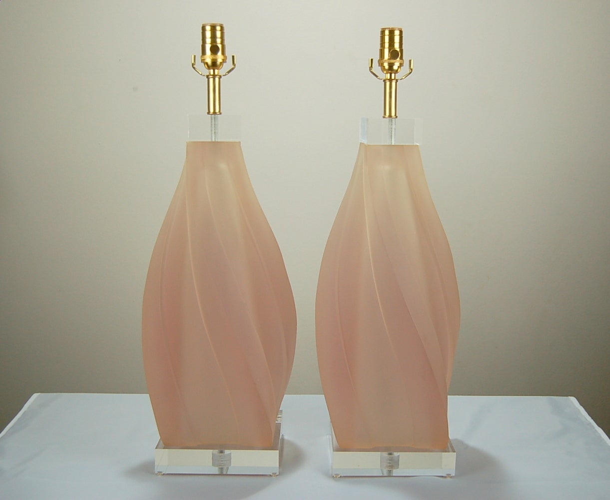 Italian Pair of Vintage Acrylic Lamps by Paolo Gucci For Sale