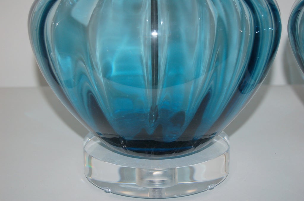 Pair of Vintage Murano Petticoat Lamps in Teal Blue In Excellent Condition In Little Rock, AR