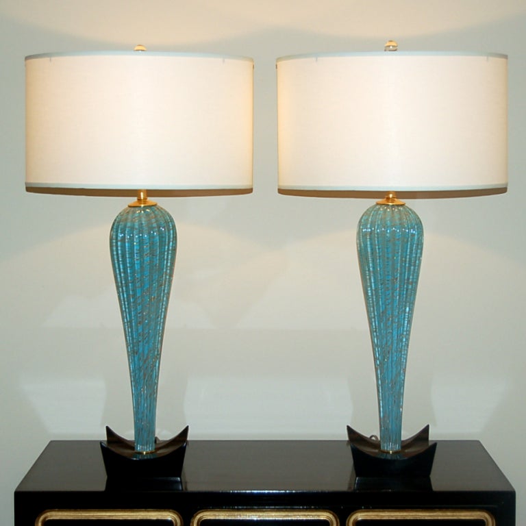 Mid-Century Modern Archimede Seguso - Turquoise and Gold Murano Lamps on Black Lacquer For Sale