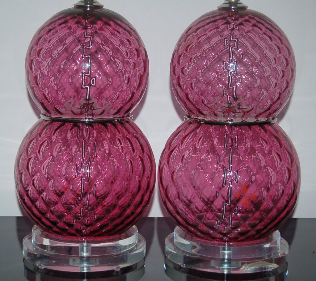 Italian Pair of Vintage Murano Stacked Ball Lamps in Cranberry For Sale