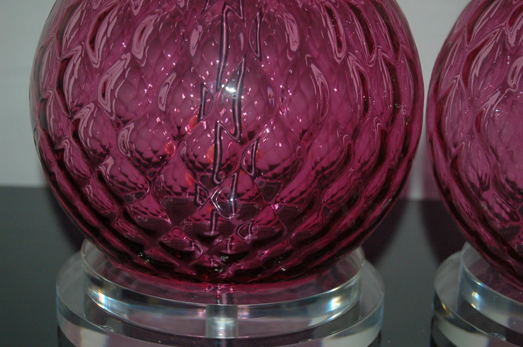 Pair of Vintage Murano Stacked Ball Lamps in Cranberry In Excellent Condition For Sale In Little Rock, AR