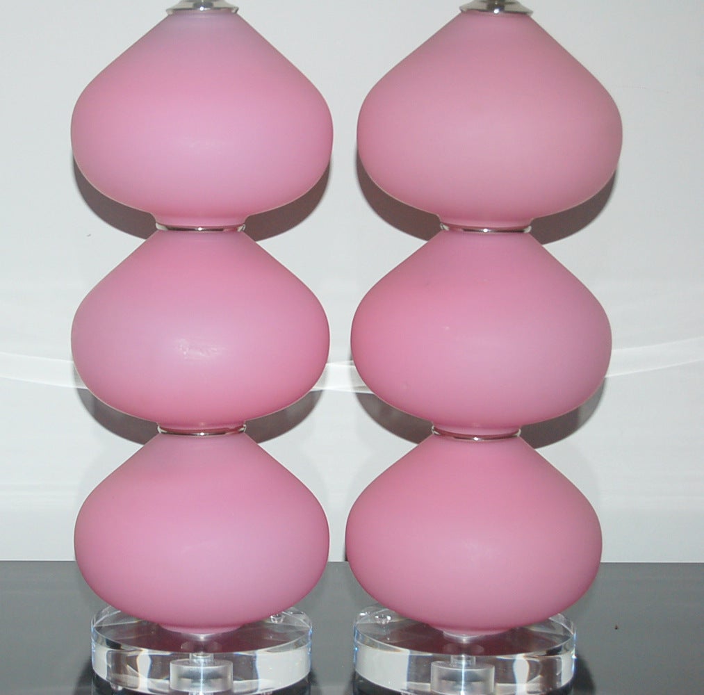 Italian Pair of Vintage Murano Lamps in Pink Satin Glass on Lucite For Sale