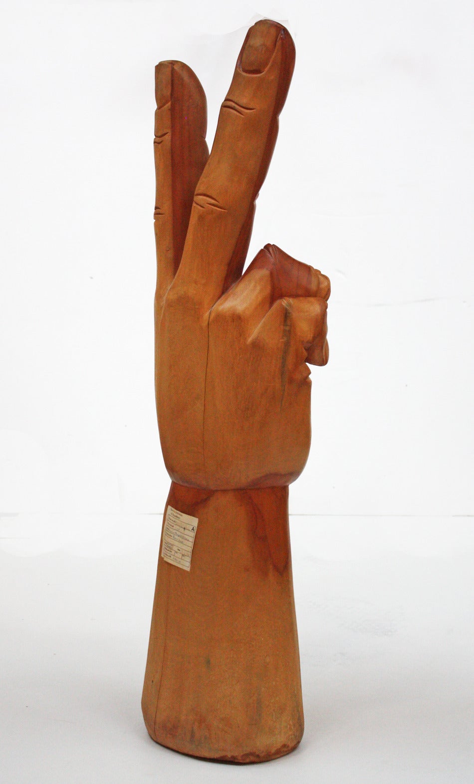 Paz e Amor / Peace and Love is a sculpture by Brazilian folk artist / sculptor Severino Borges de Oliveira also known as BITINHO, dated and signed bottom front 27/7/86 (see Image 5), paper label attached to the reverse (Image4) 

Paz e Amor (Image