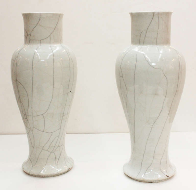 Chinese Export Pair of Early19th Century Chinese Crackle Ware Vases
