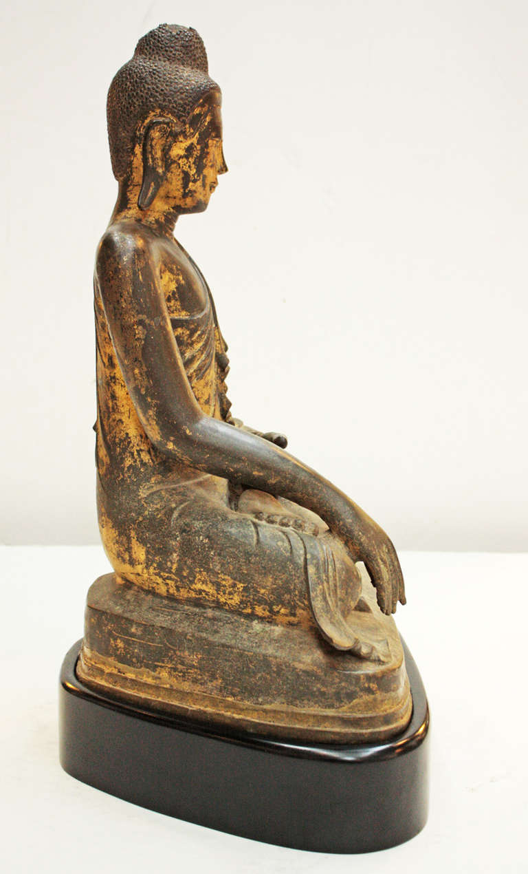 Large Thai Gilt Bronze Buddha In Distressed Condition In Dallas, TX